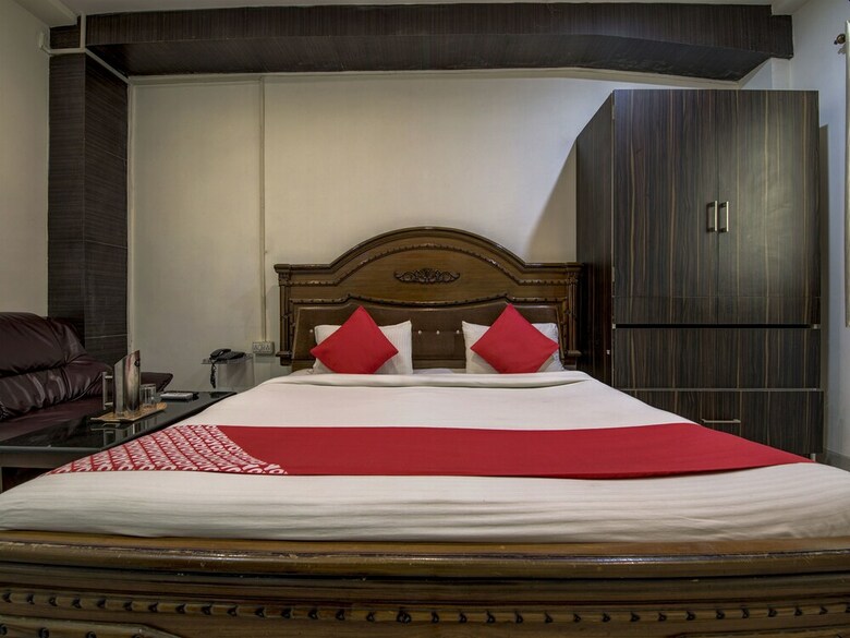 Oyo 8976 Hotel Park Street 2