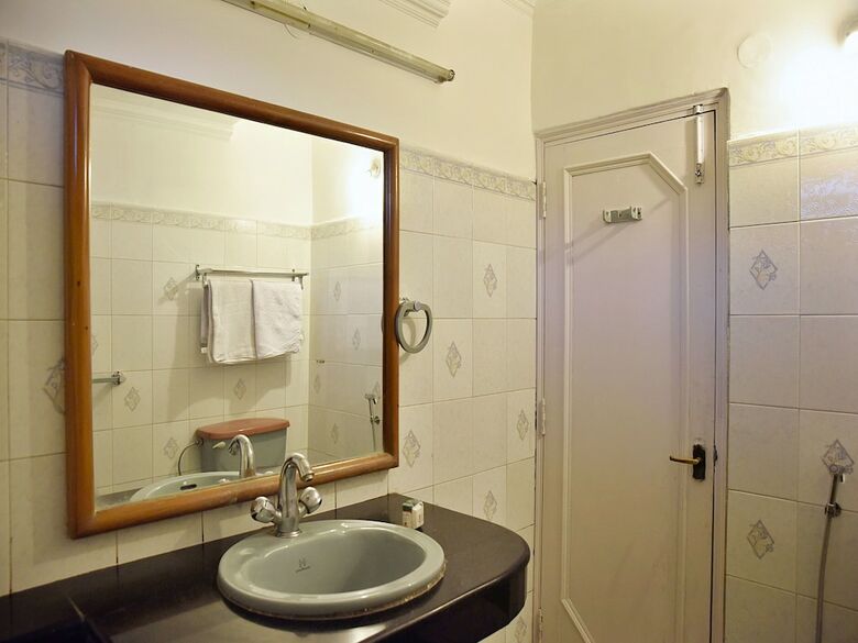 Oyo 10432 Hotel Swaran Palace