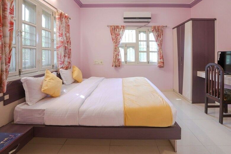 Hotel Oyo 10031 Wind Chimes Boutique Guest House