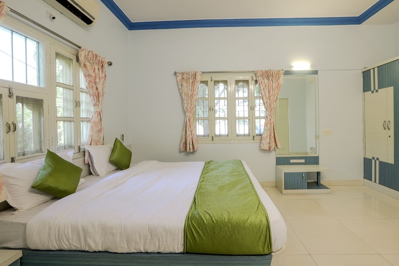 Hotel Oyo 10031 Wind Chimes Boutique Guest House