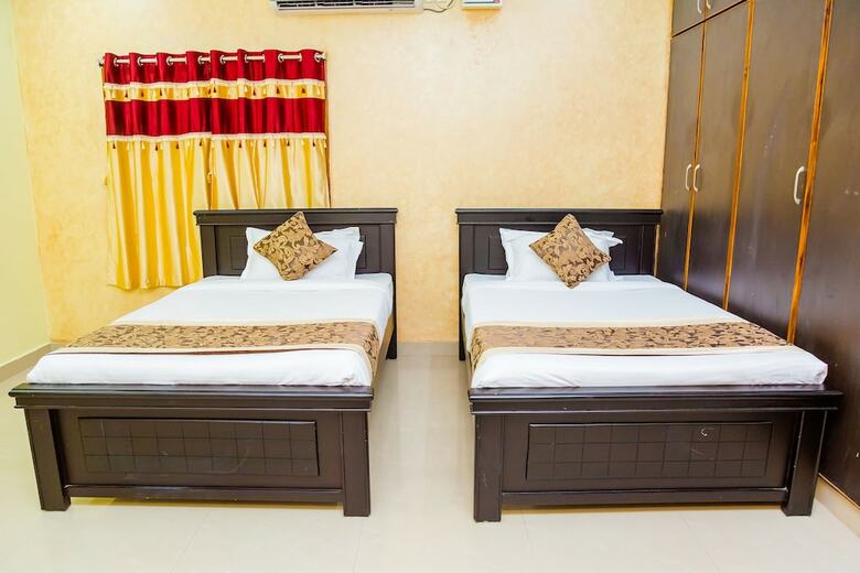 Hotel Oyo 9054 Velaga Inn