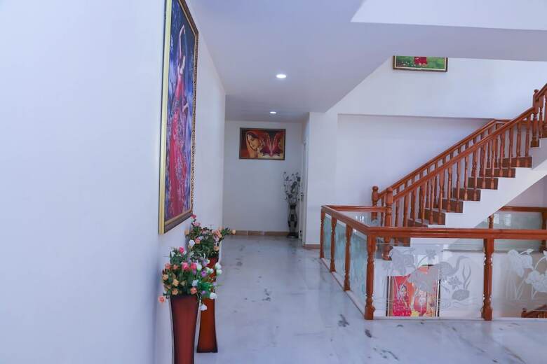 Hotel Oyo 8486 Near Railway Station