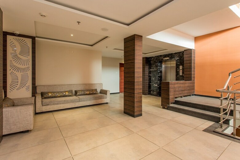 Oyo 10215 Hotel Nandi