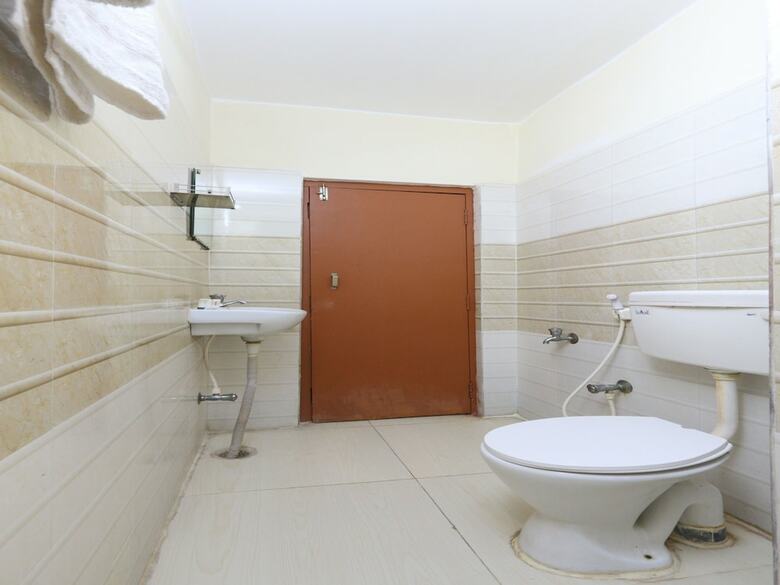 Oyo 9349 Hotel Swaagat Residency