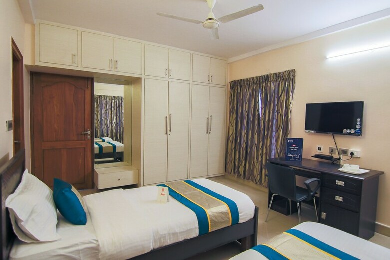 Hotel Oyo 10058 Cpr Residency
