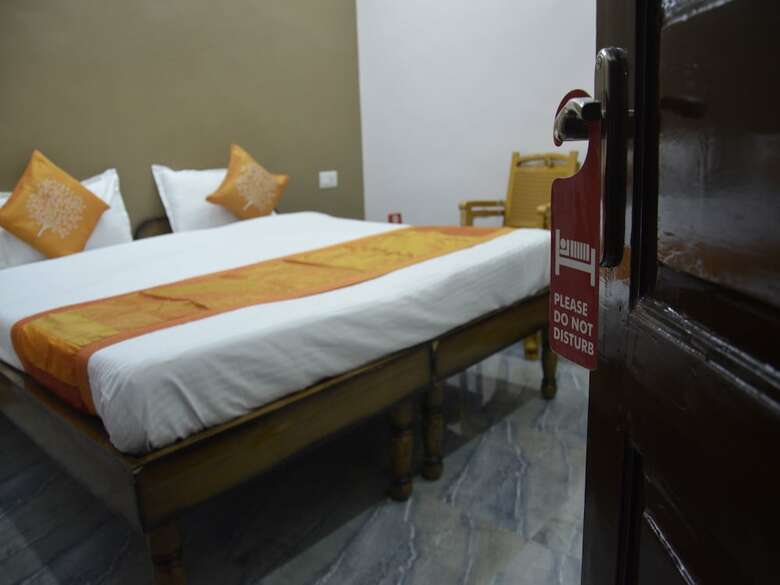 Hotel Oyo 7622 Varanasi Stays