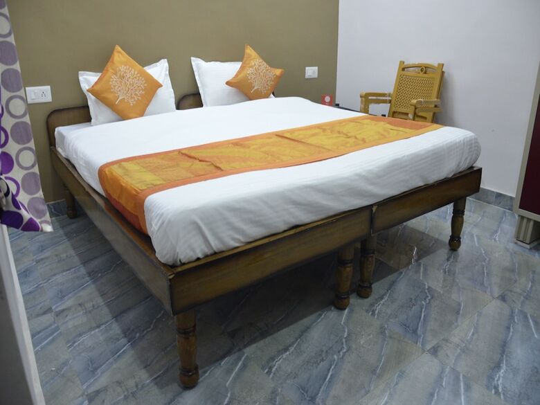Hotel Oyo 7622 Varanasi Stays