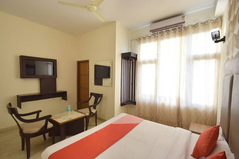 Oyo 11567 Hotel Shivalik Hills