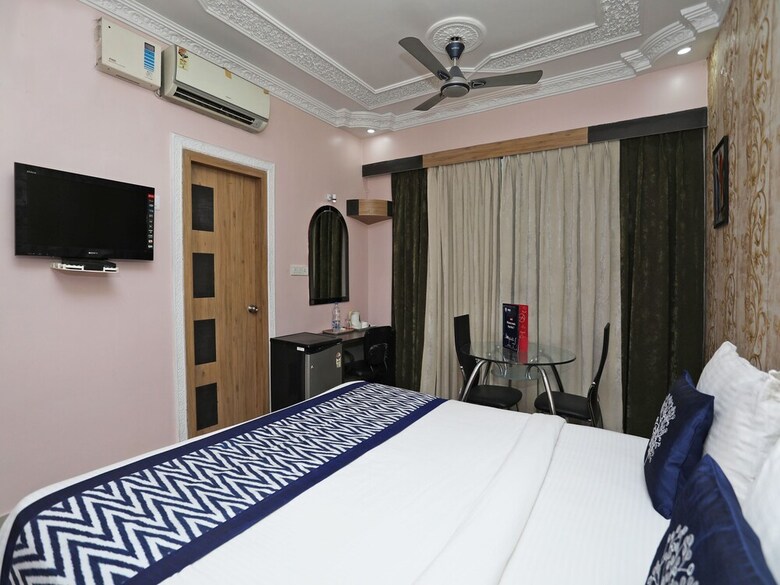 Hotel Oyo 9921 Nesh Inn Heritage