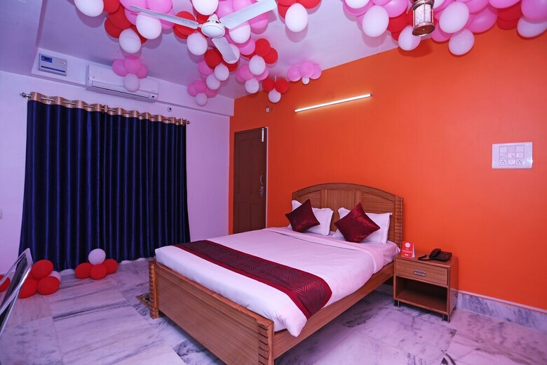 Oyo 10994 Hotel Luxury Inn