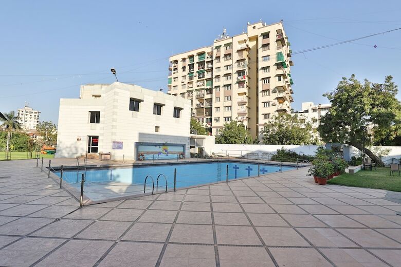 Hotel Oyo 5054 Sun-n-step Club