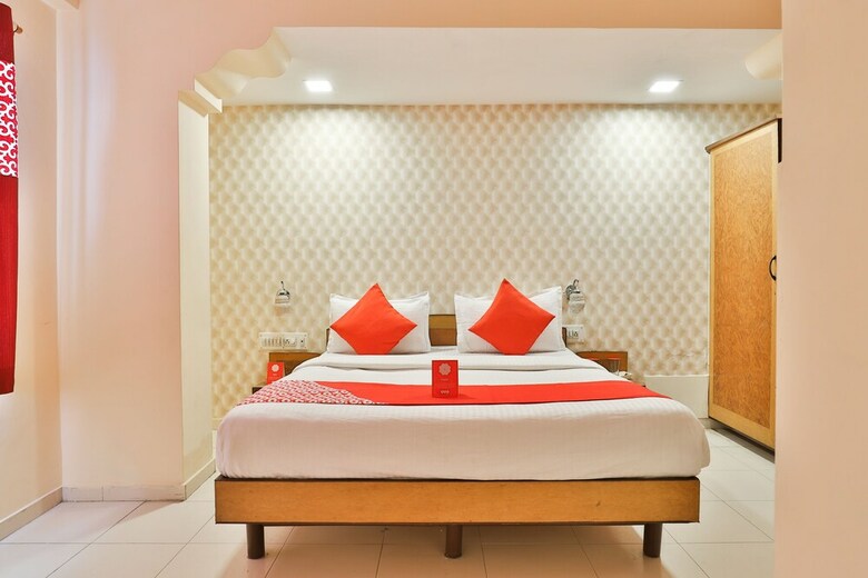 Oyo 11650 Hotel Grand Apple