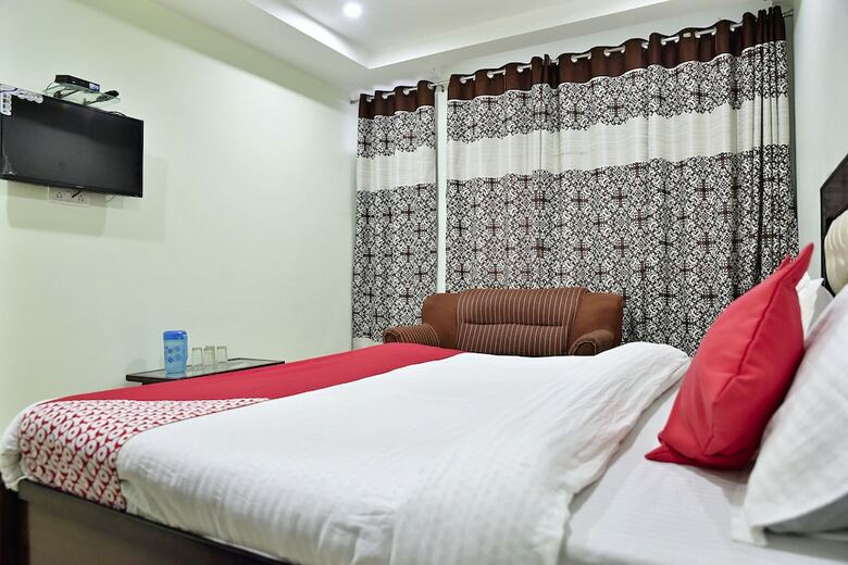 Oyo 10566 Hotel Shanti Guest House