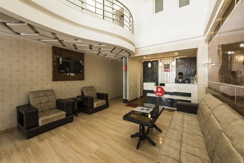 Oyo 11414 Hotel Silver Suites