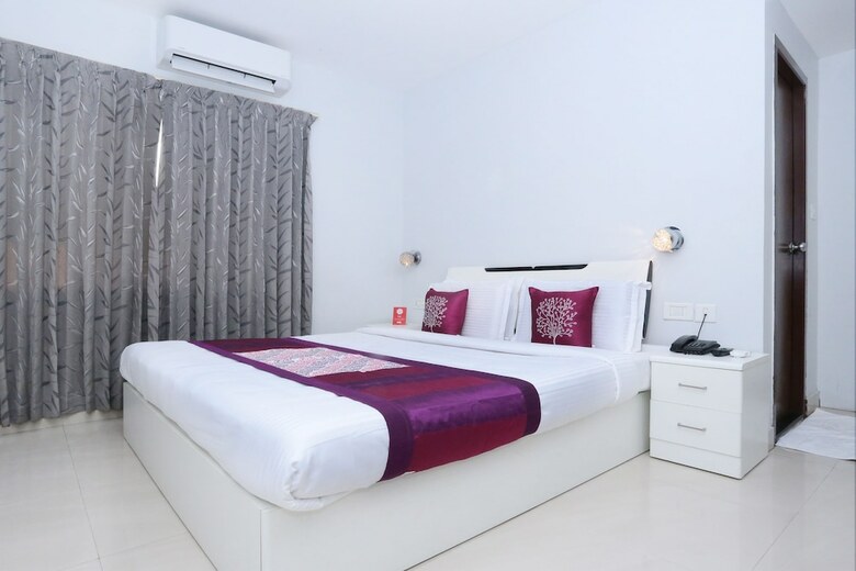 Oyo 10611 Hotel Malabar Illam