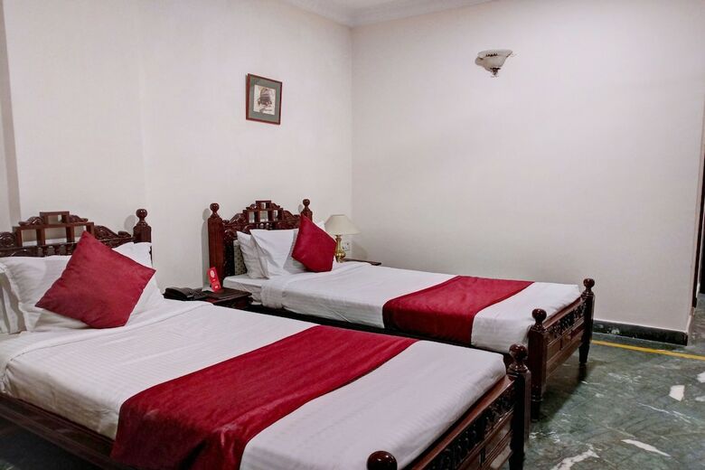 Hotel Oyo 11316 Athithi Inn