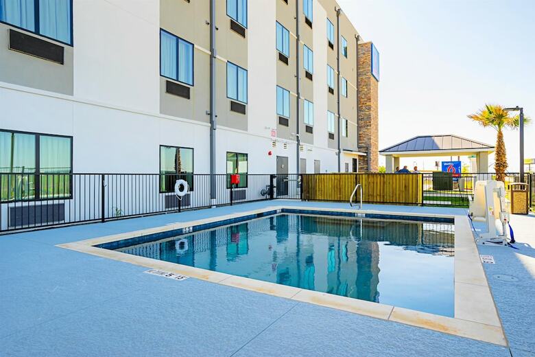 Aparthotel Studio 6 Buda, Tx