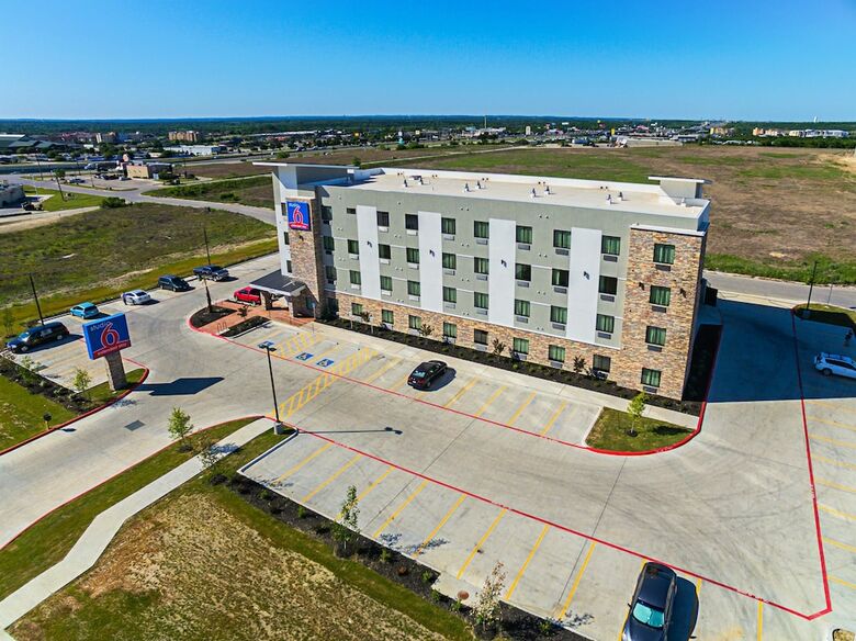 Aparthotel Studio 6 Buda, Tx