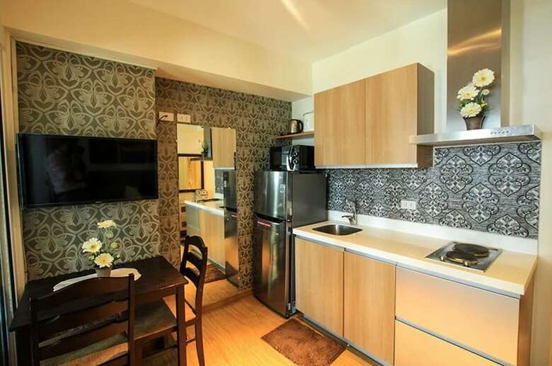 Azure Rio West Wavepool 1br Near Airport