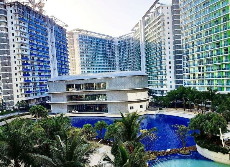 Azure Rio West Wavepool 1br Near Airport