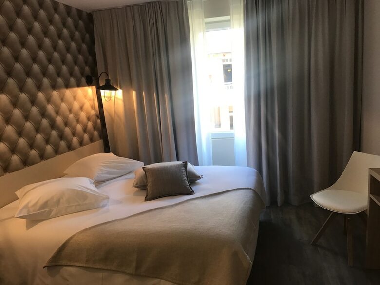 Hotel H�tel Du Lion D'or