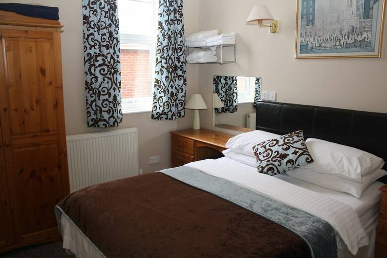 Fernhurst Holiday Apartments