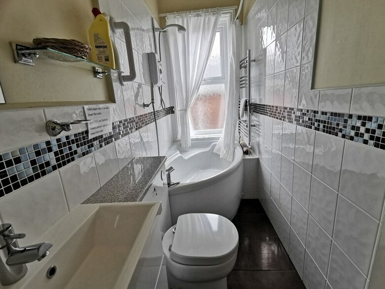 Fernhurst Holiday Apartments