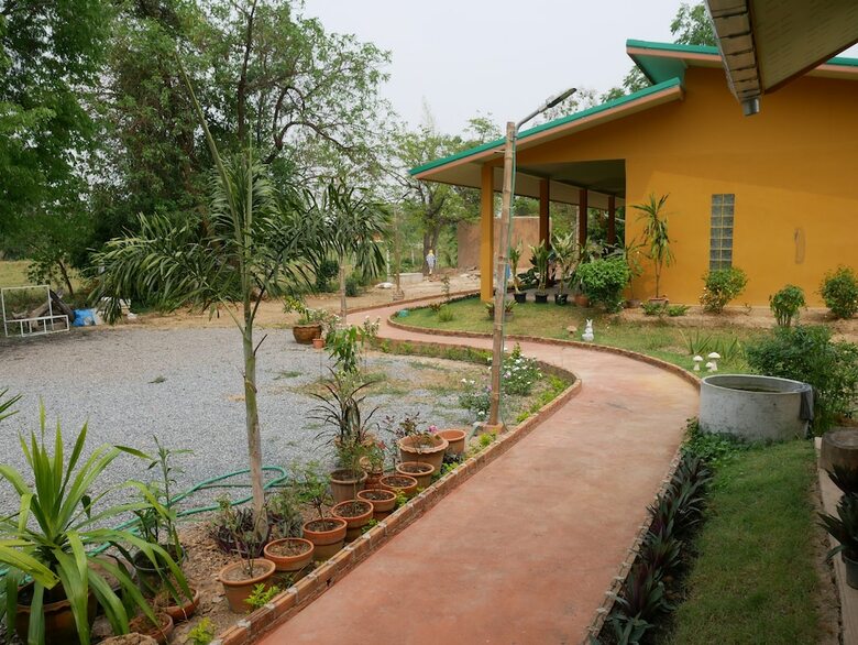 Hotel Baandin Resort