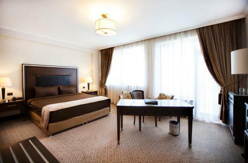 Chinar Hotel & Spa