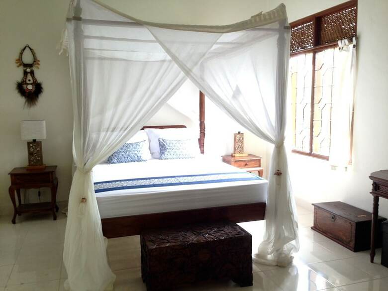 Bed & Breakfast Seminyak Hideaway Villa