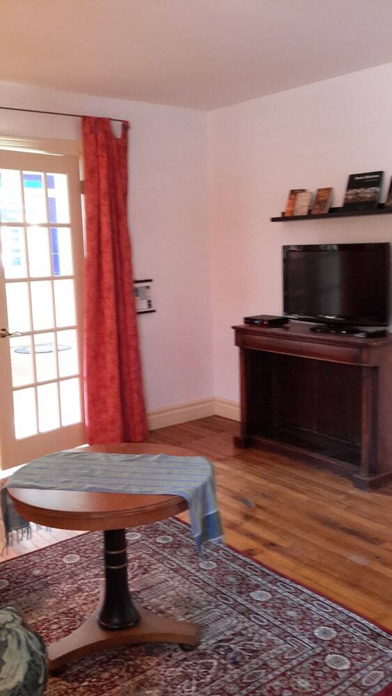 Queen & Albert Bed & Breakfast