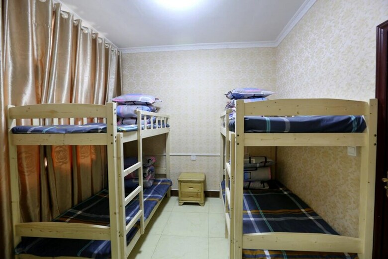 Hostal Flower House Girl Youth Hostel