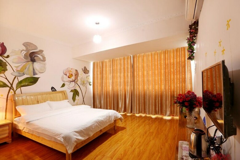 Hostal Flower House Girl Youth Hostel