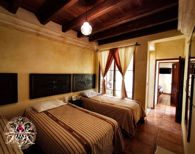 Bed & Breakfast Central Bougainvillea