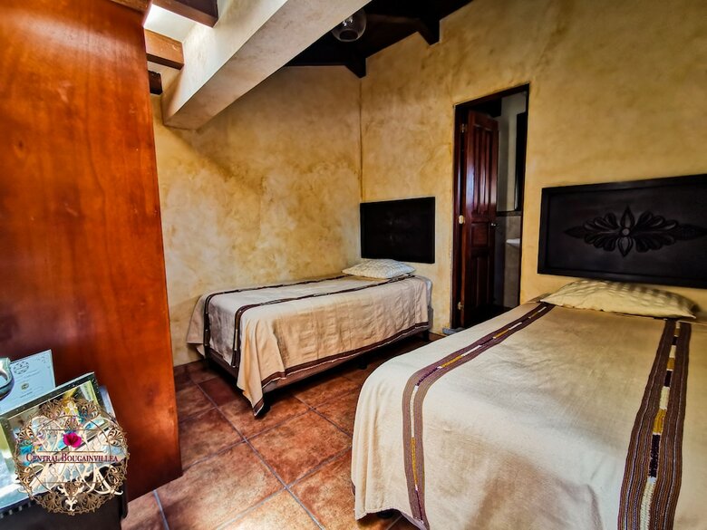 Bed & Breakfast Central Bougainvillea