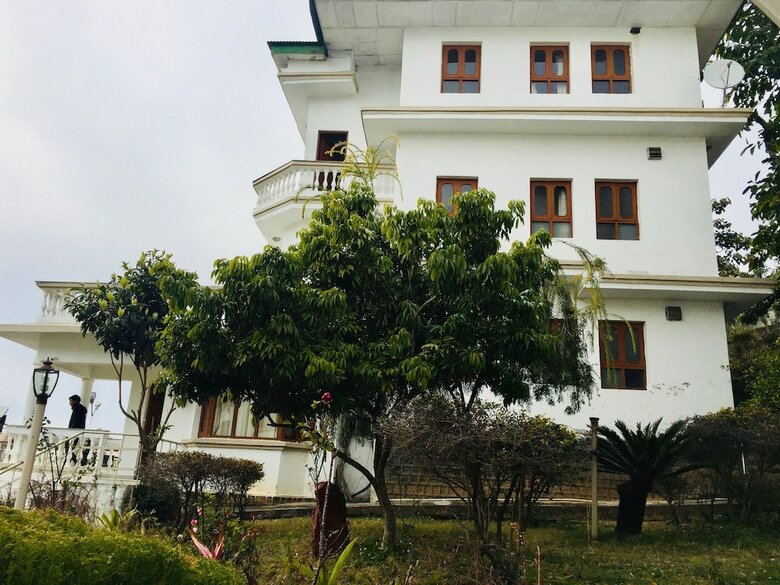 Hotel Sai Gardens
