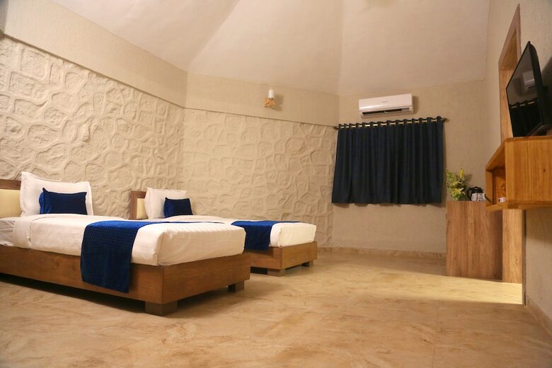 Hotel Sai River Resort