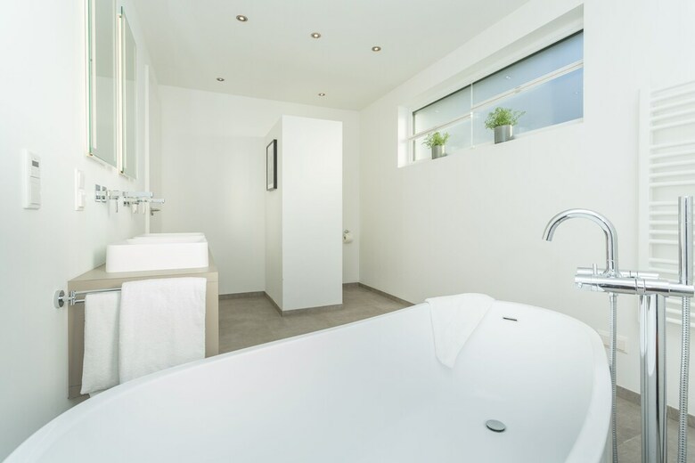 Room 4 Apartments