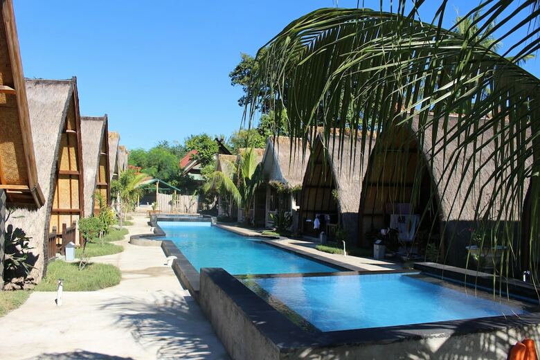 Youpy Bungalows