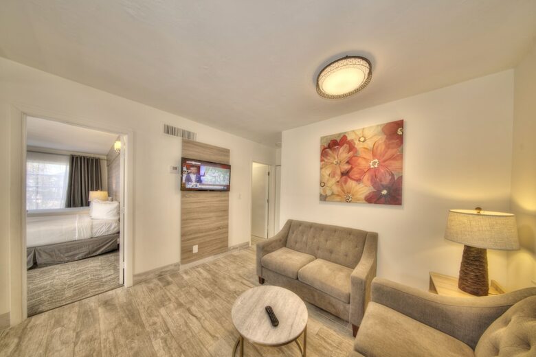 Riverside Apartments By The Beach