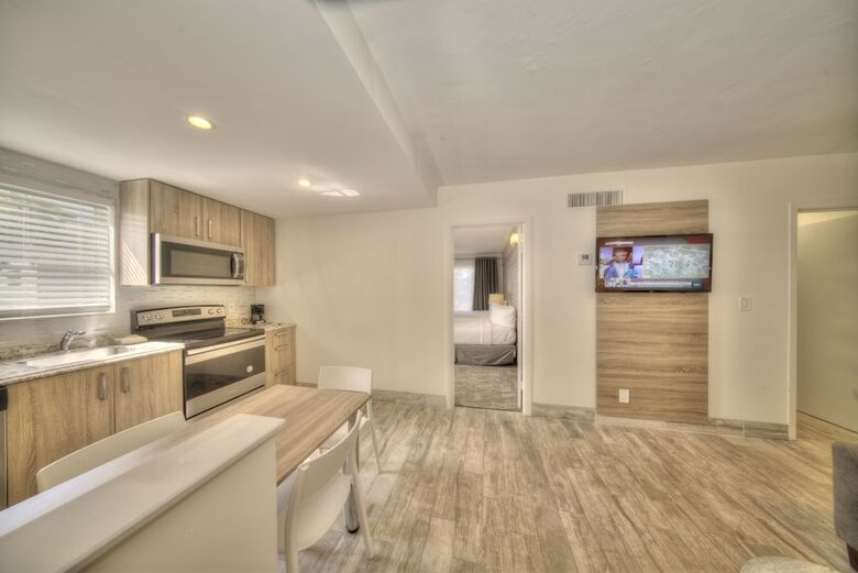 Riverside Apartments By The Beach