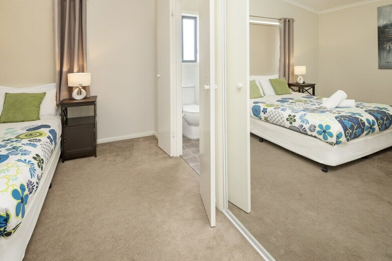 Eclipse 5- Spacious Townhouse