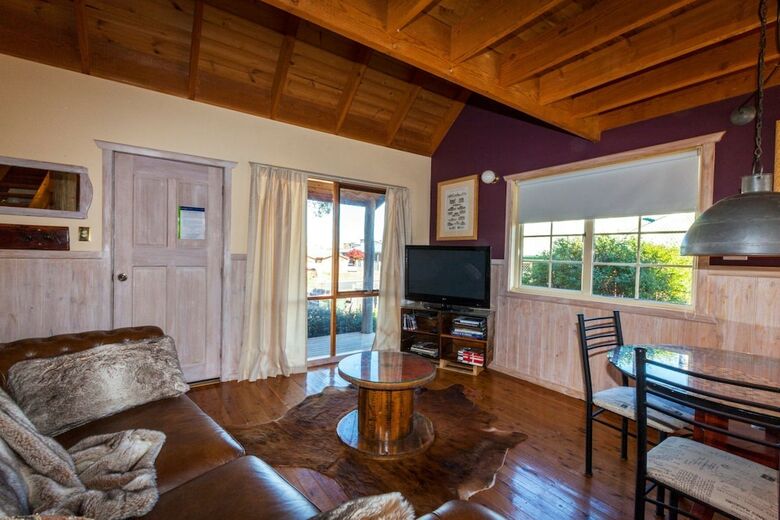 Aarlaur 1- Loft Style Townhouse In Jindabyne