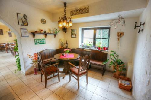 Hostal Pension & Gasthaus Kahren