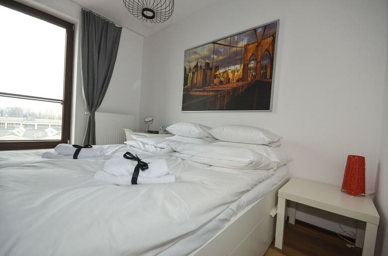 Warsaw Night Apartments