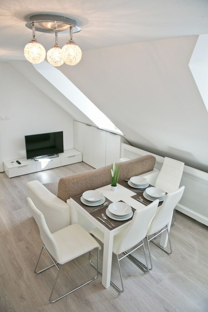 Aparthotel Apartments Hi?a Pod Gradom