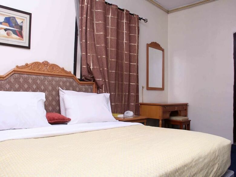Hotel Ed Scob Suites Limited