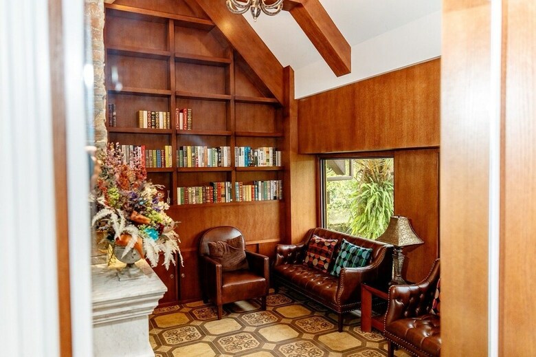 Bed & Breakfast Puli Story House