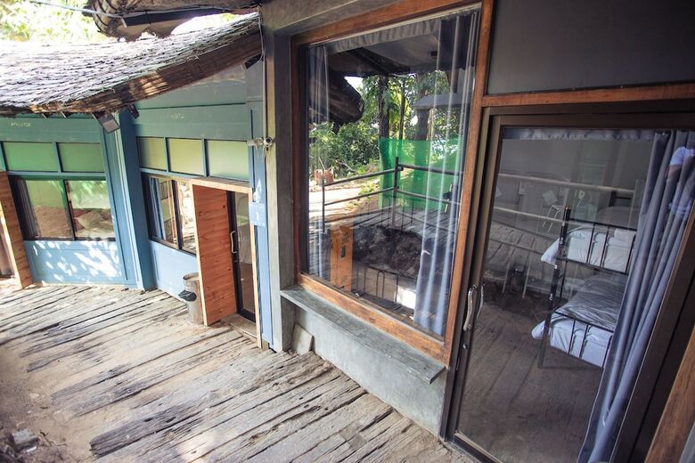 Hostal Paradise Beach Backpackers Hostel