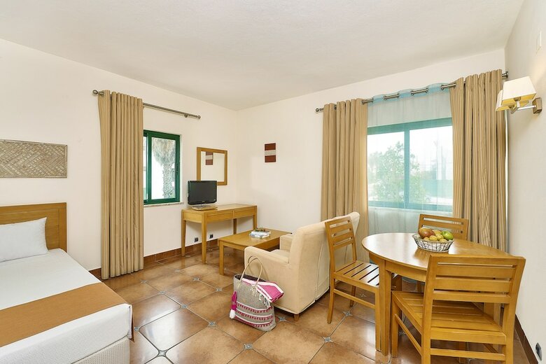 Oceanus Aparthotel